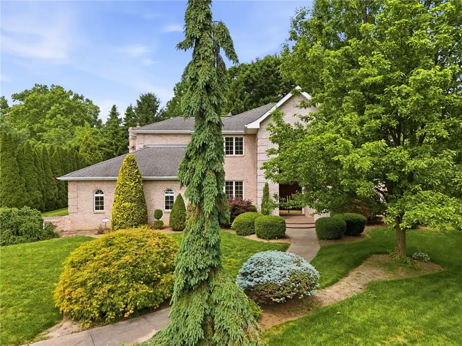 7 Grayhurst Dr, Pittsburgh, PA 15235 - #3