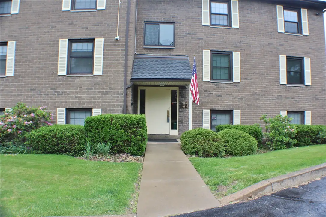 7277 Beacon Hill Dr, Pittsburgh, PA 15221 - #1