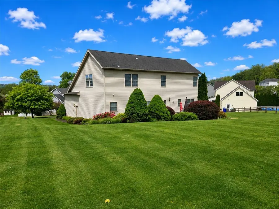 105 Sunburst Ct, Butler, PA 16001 - #2