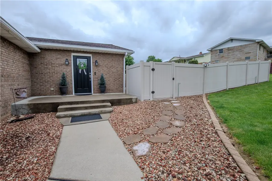 399 Jefferson Ave, Masontown, PA 15461 - #2