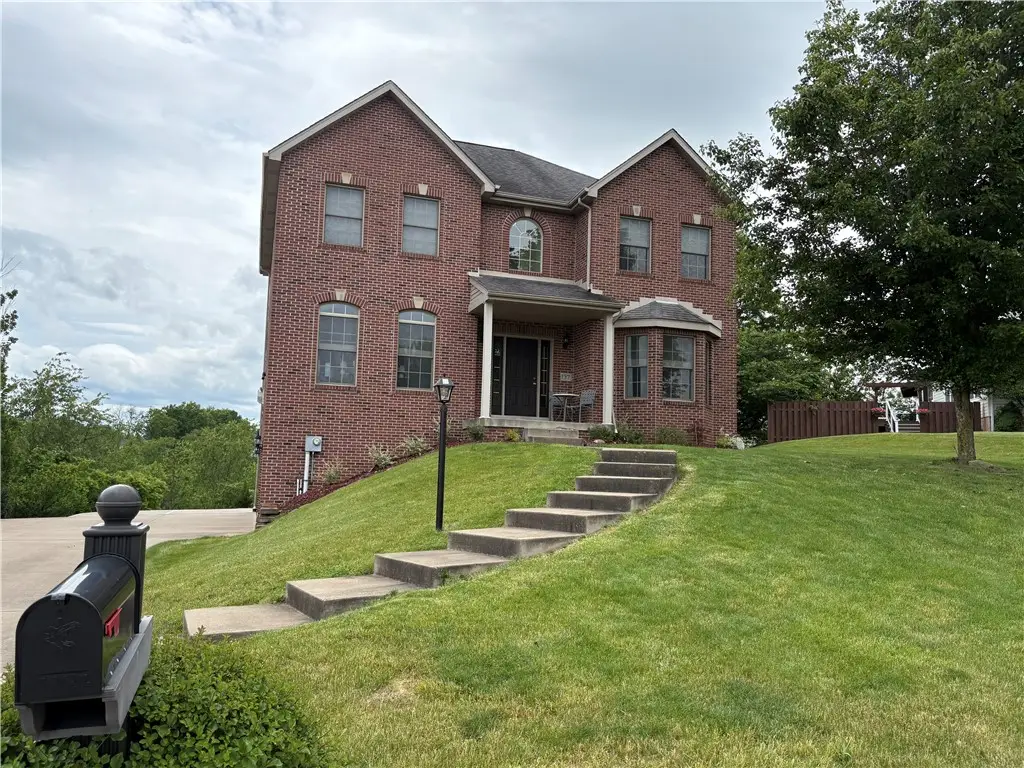 137 Robinson Dr, Pittsburgh, PA 15236 - #1
