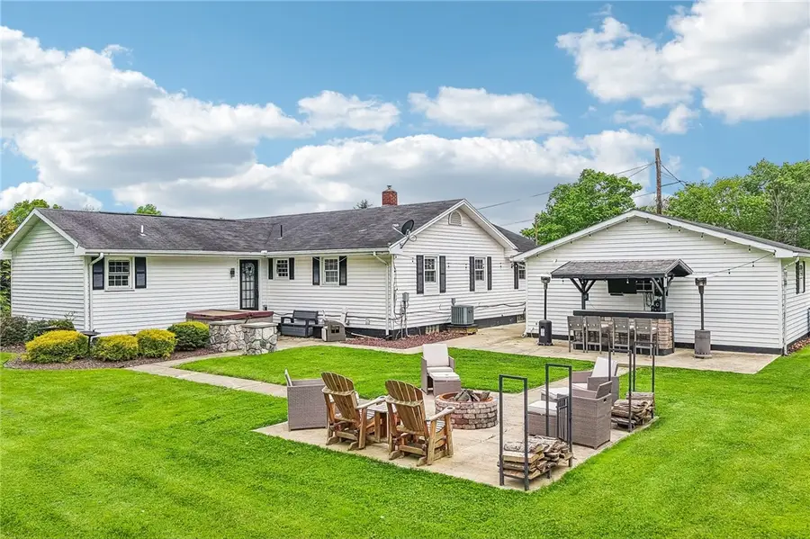 2472 Willowhurst Cir, New Castle, PA 16101 - #3