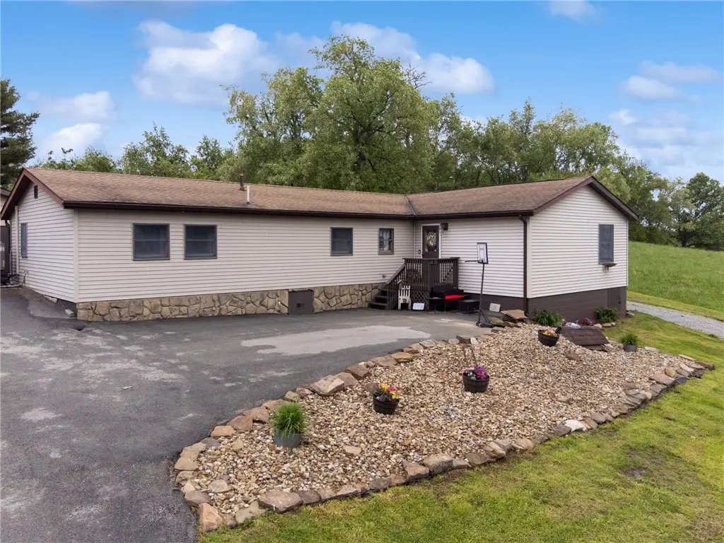 414 Motor Drome Rd, Smithton, PA 15479 - #1