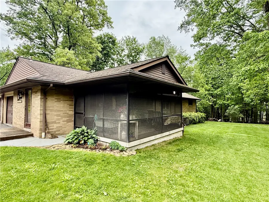 320 Saxonburg Rd, Butler, PA 16002 - #2