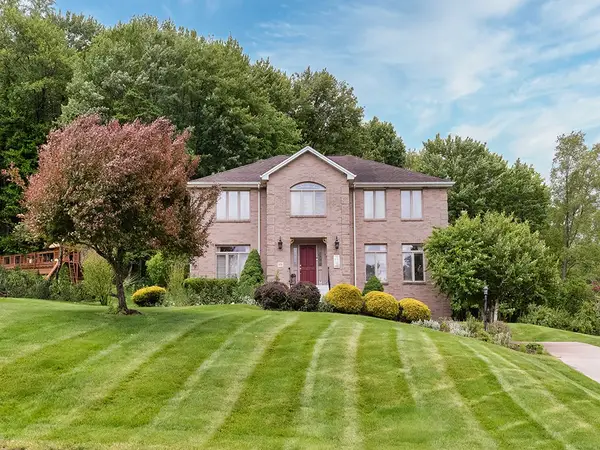 125 Castlebrooke Dr, Venetia, PA 15367