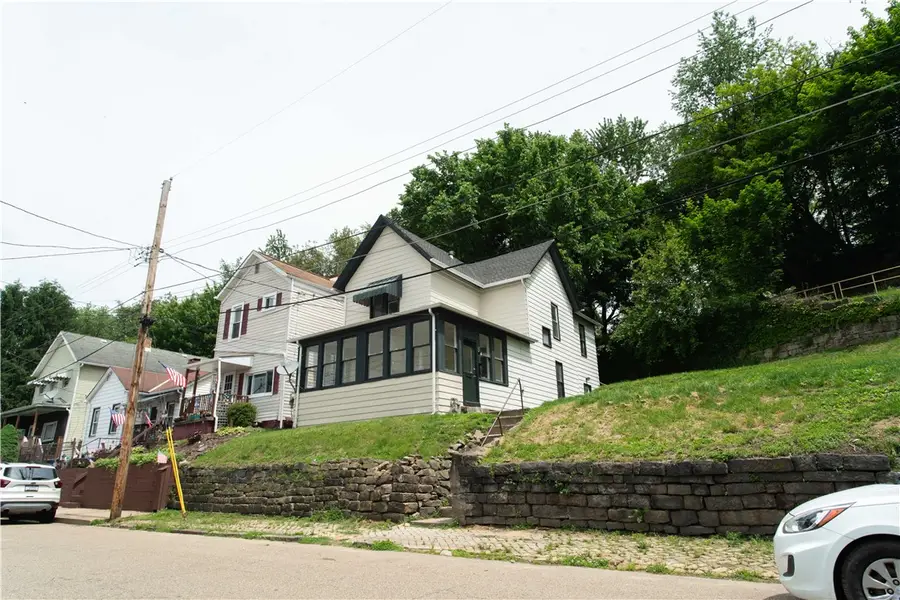 569 13th Avenue, New Brighton, PA 15066 - #3