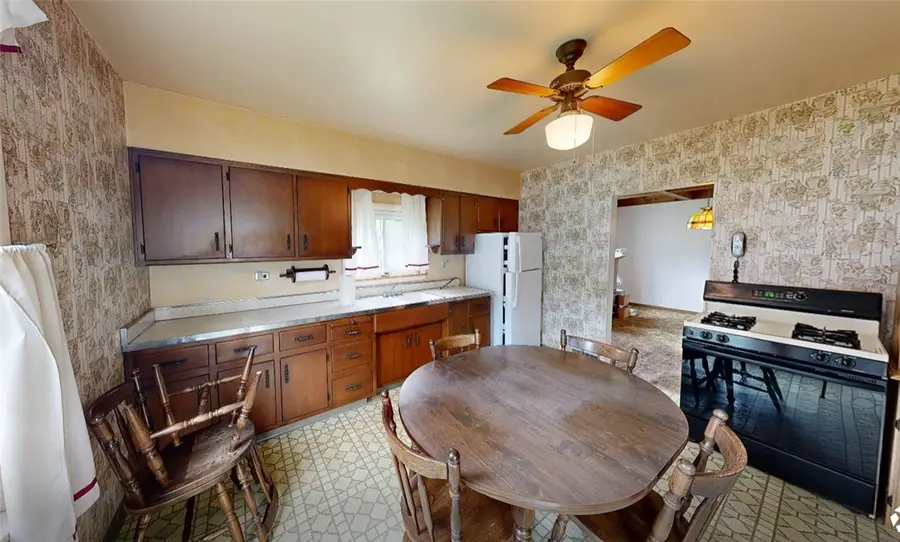 897 Spruce St, Rochester, PA 15074 - #2