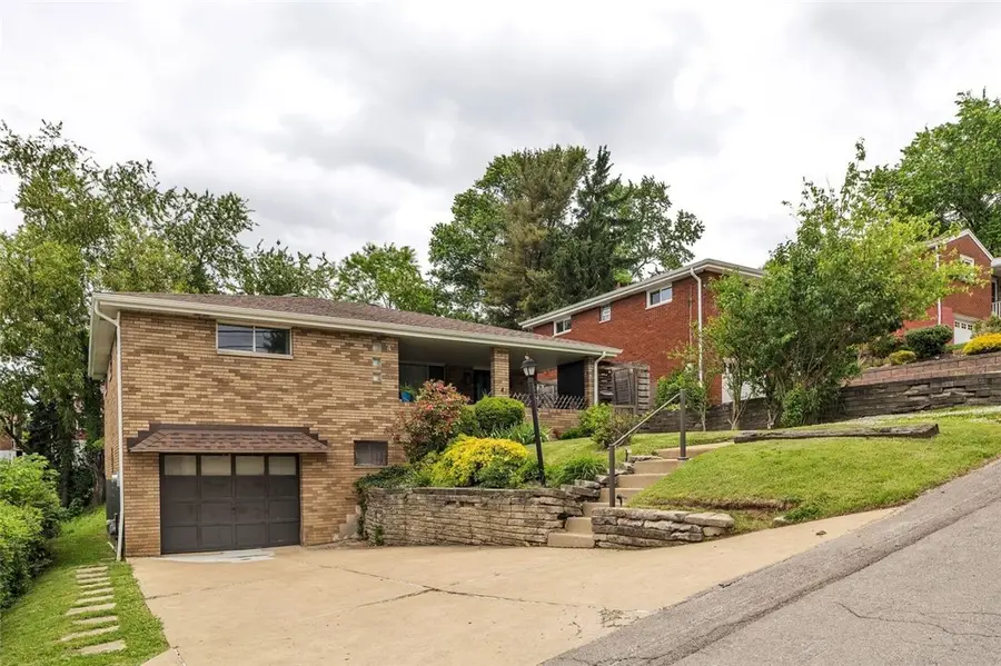 411 Maple St, West Mifflin, PA 15122 - #2