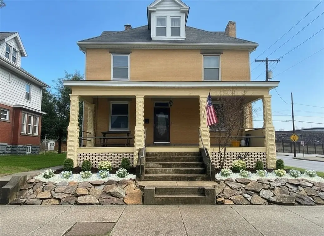 201 Thompson St, Latrobe, PA 15650 - #1