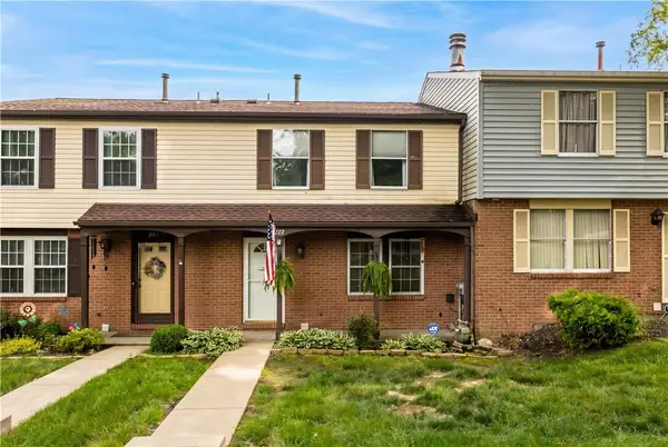 202 Olde Orchard Dr #202, Bridgeville, PA 15017