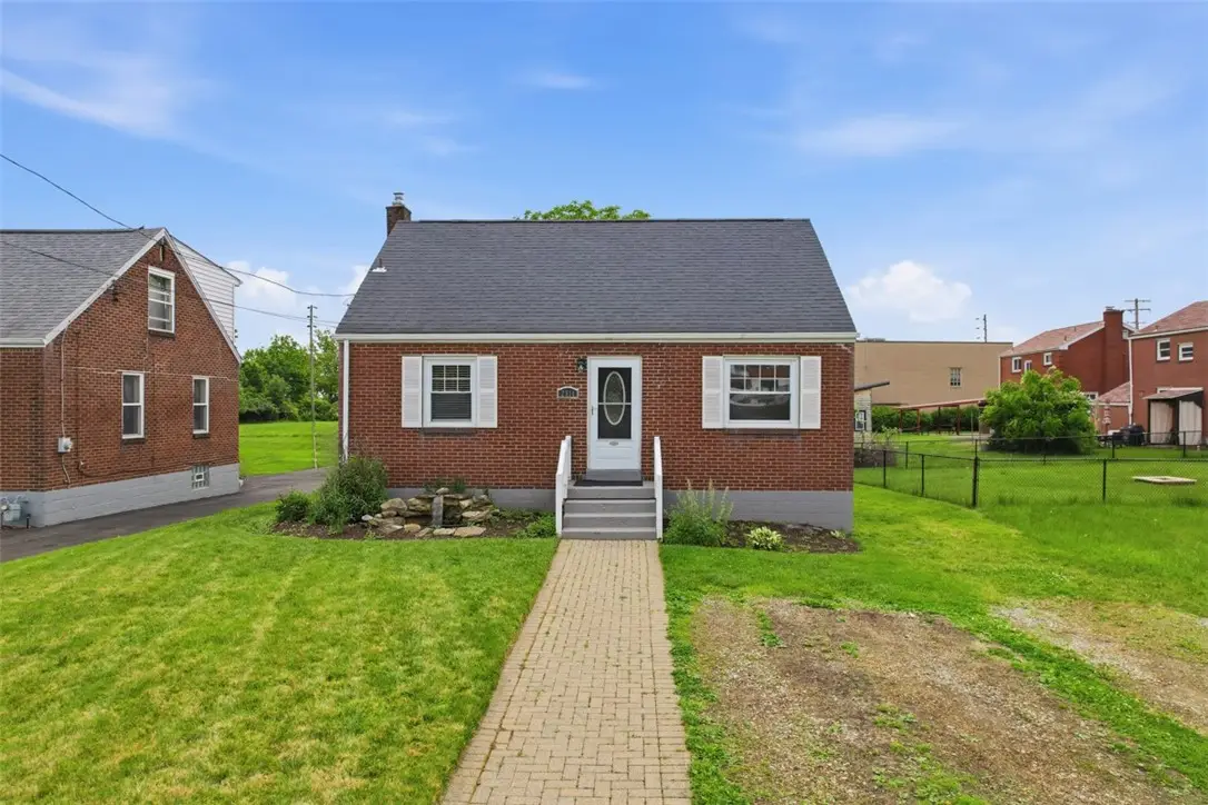 2514 Alberta Cir, West Mifflin, PA 15122 - #1