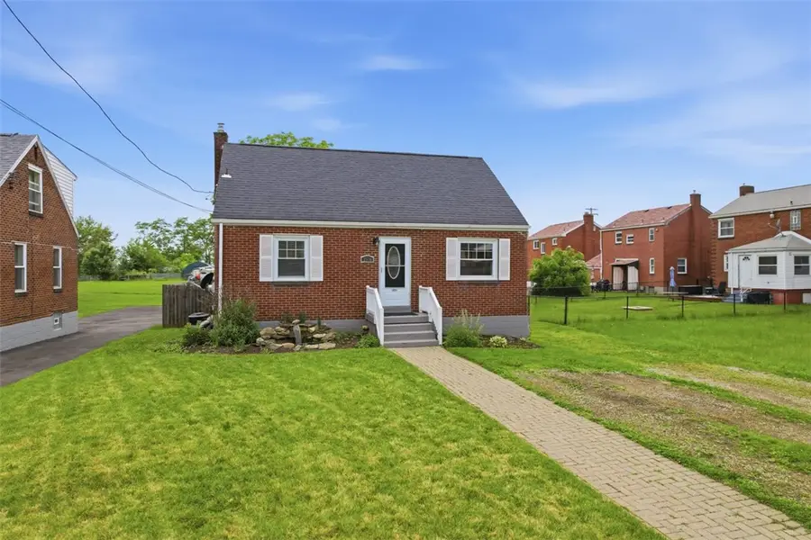 2514 Alberta Cir, West Mifflin, PA 15122 - #2