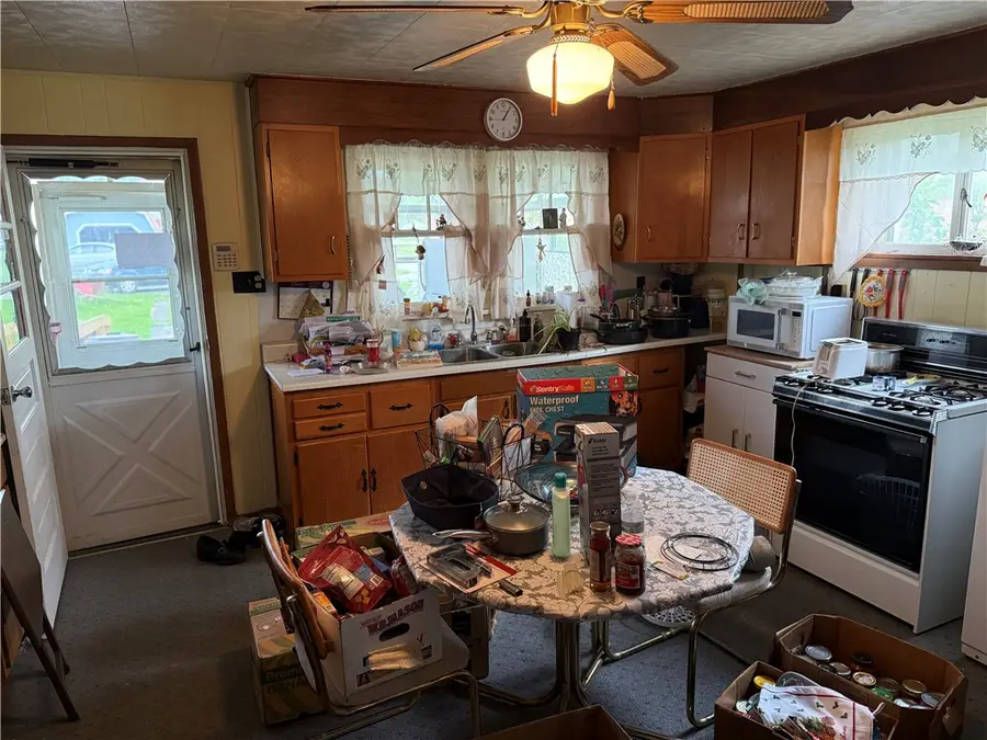 42 Cedar St, Coral, PA 15731 - #2