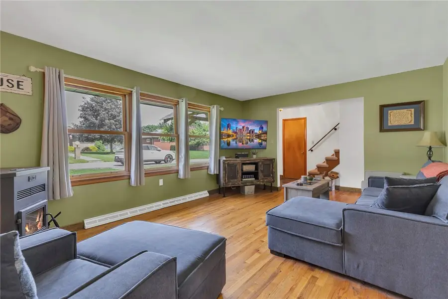 407 Belle St, Evans City, PA 16033 - #3