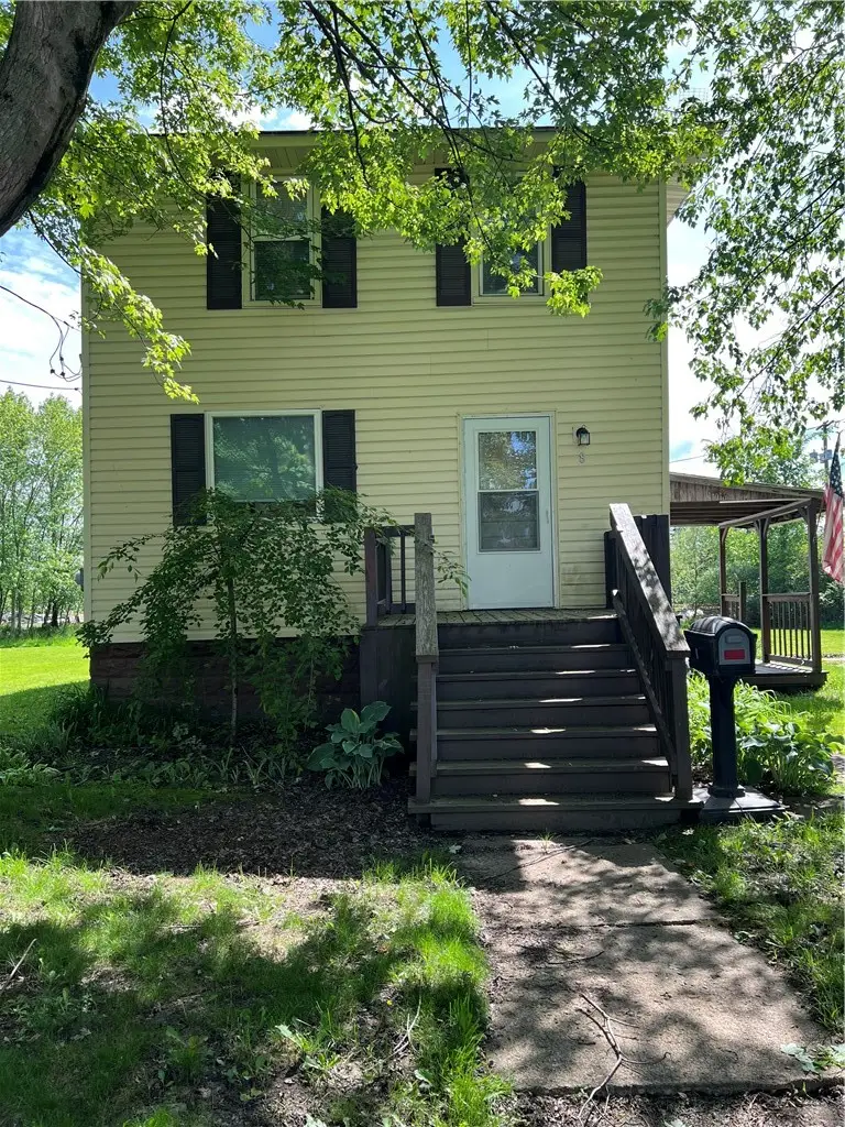 8 Lancaster Ave, Greenville, PA 16125 - #1