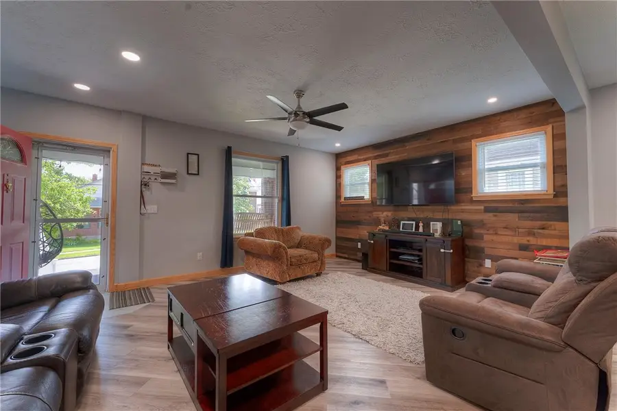 213 N 6th Street, Youngwood, PA 15697 - #3