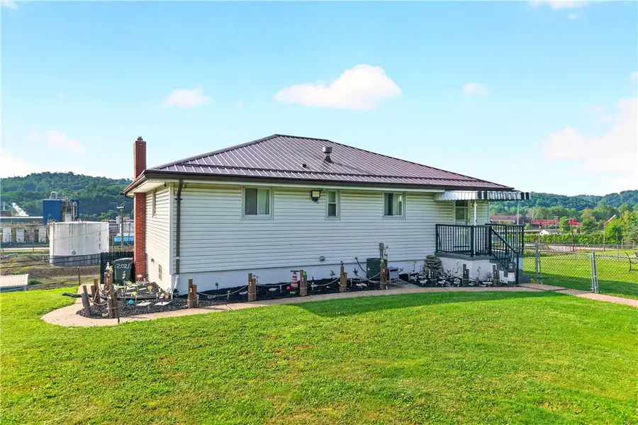 2021 State St, Clairton, PA 15025 - #3