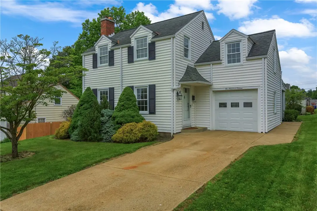516 Pine Ave, Ellwood City, PA 16117 - #1