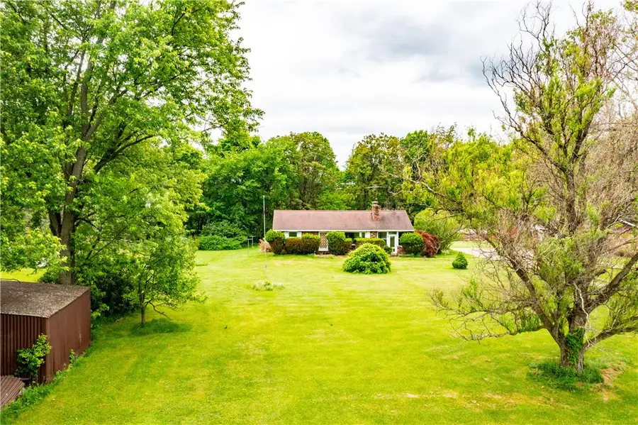 321 Pleasant Dr, Aliquippa, PA 15001 - #2