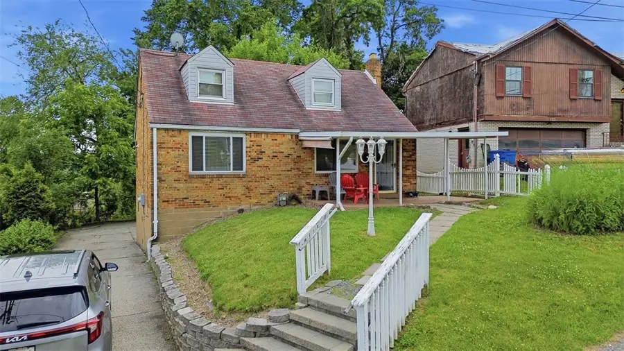 126 Pennoak Dr, Pittsburgh, PA 15235 - #2