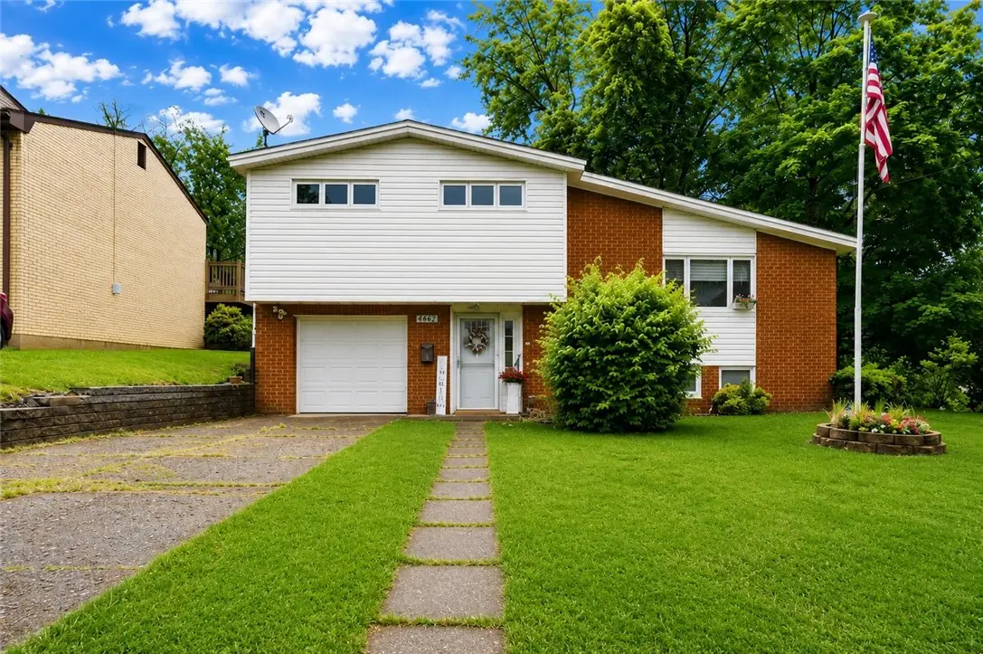 4662 Mapledale Dr, Homestead, PA 15120 - #1