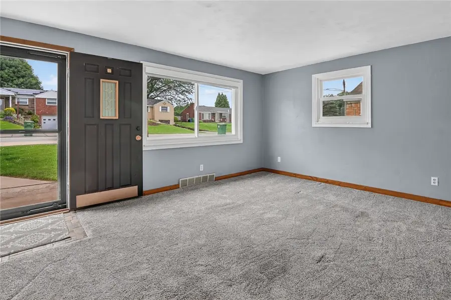 3360 Mcroberts Road, Pittsburgh, PA 15234 - #3