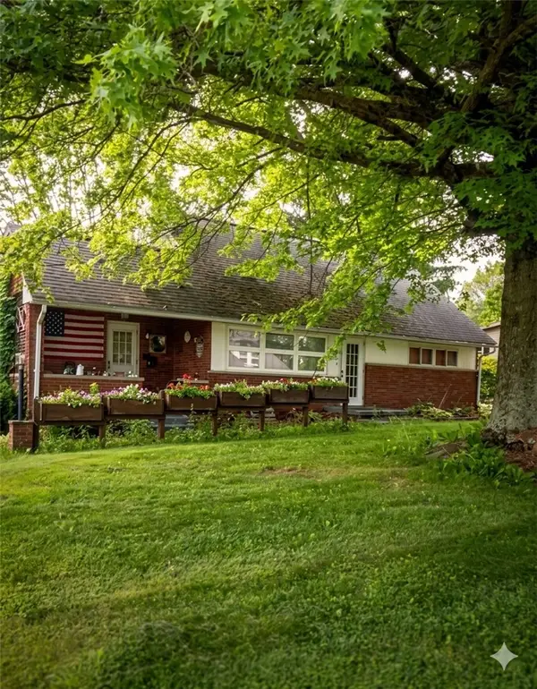 2210 Brighton Rd, Ellwood City, PA 16117