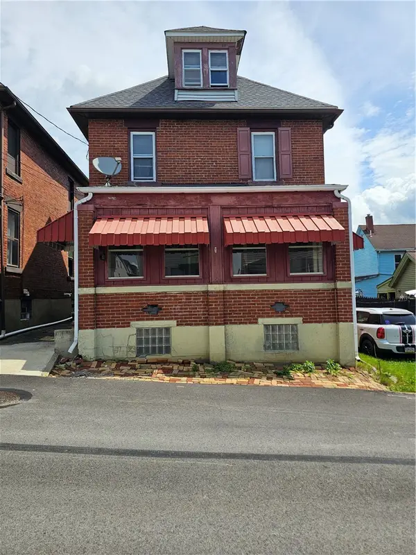 924 Summit St, Tarentum, PA 15084