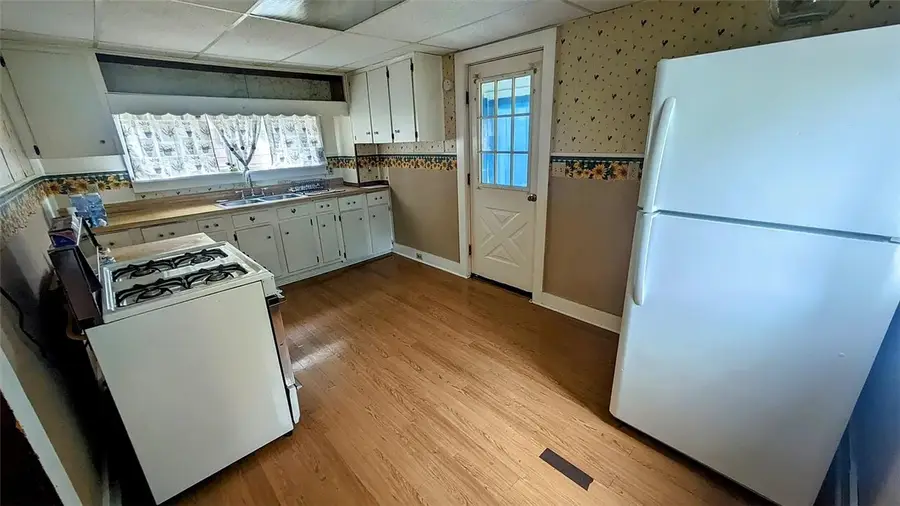 304 E 4th St, Oil City, PA 16028 - #3