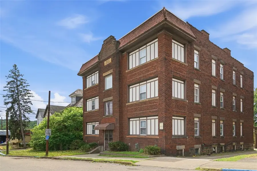 19 Singer Ave, McKees Rocks, PA 15136 - #2