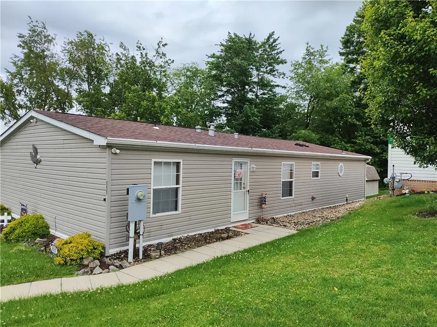 111 Pembrooke Dr, Delmont, PA 15626 - #2