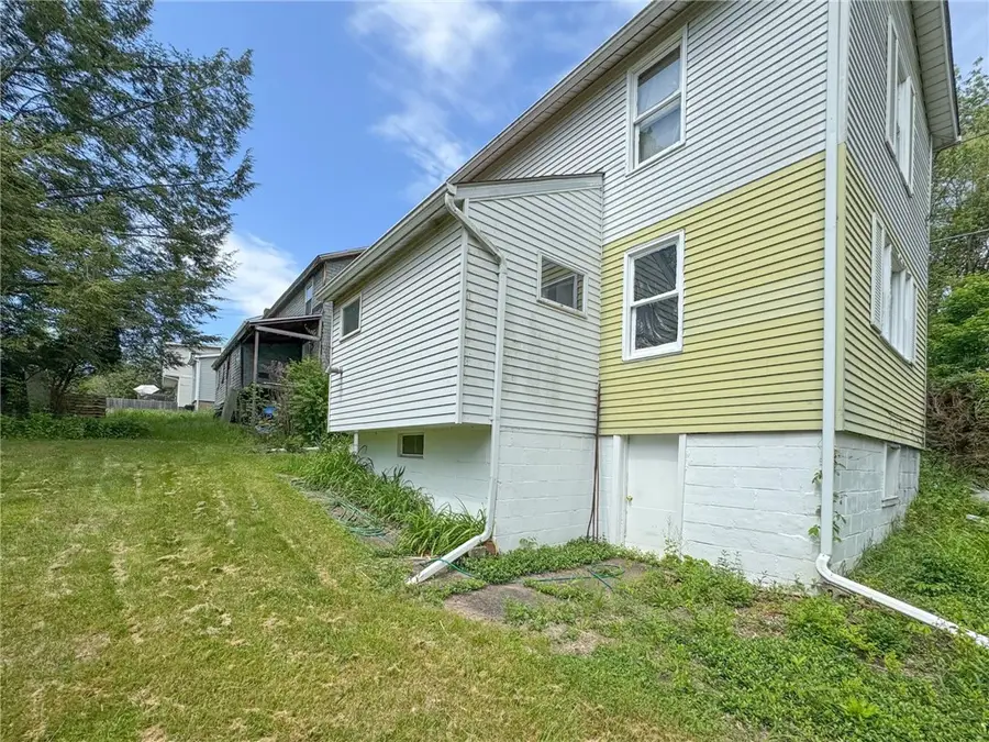 564 Benjamin St, Tarentum, PA 15084 - #2