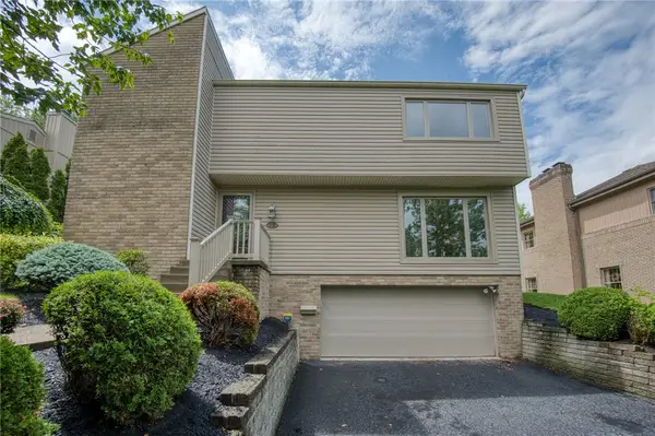 135 Vanderbilt Dr, Pittsburgh, PA 15243