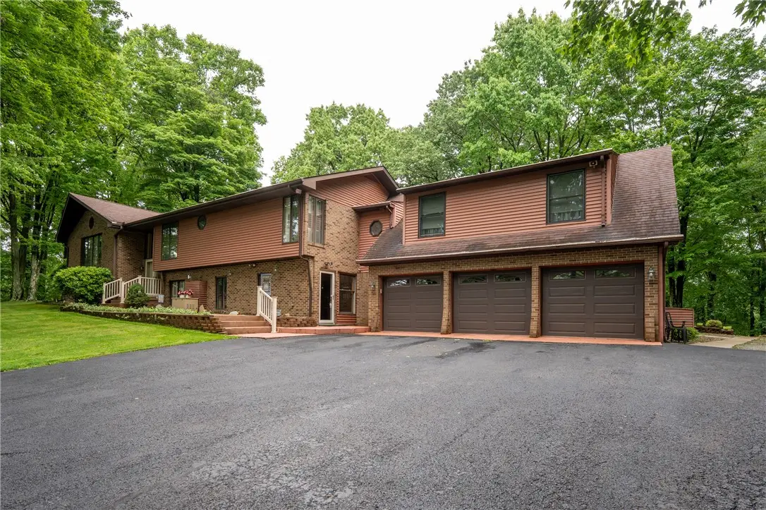 133 Windswept Dr, Latrobe, PA 15650 - #1