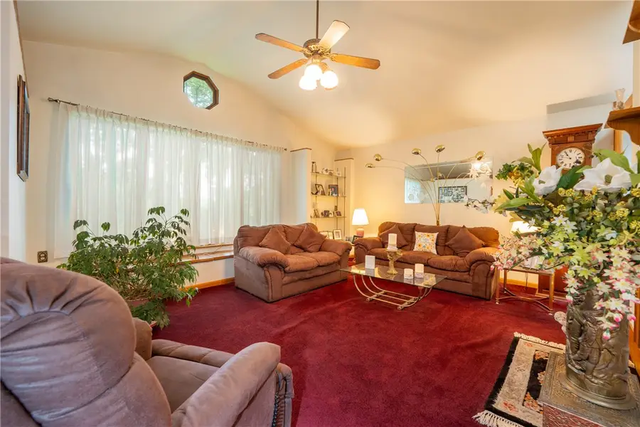 133 Windswept Dr, Latrobe, PA 15650 - #2