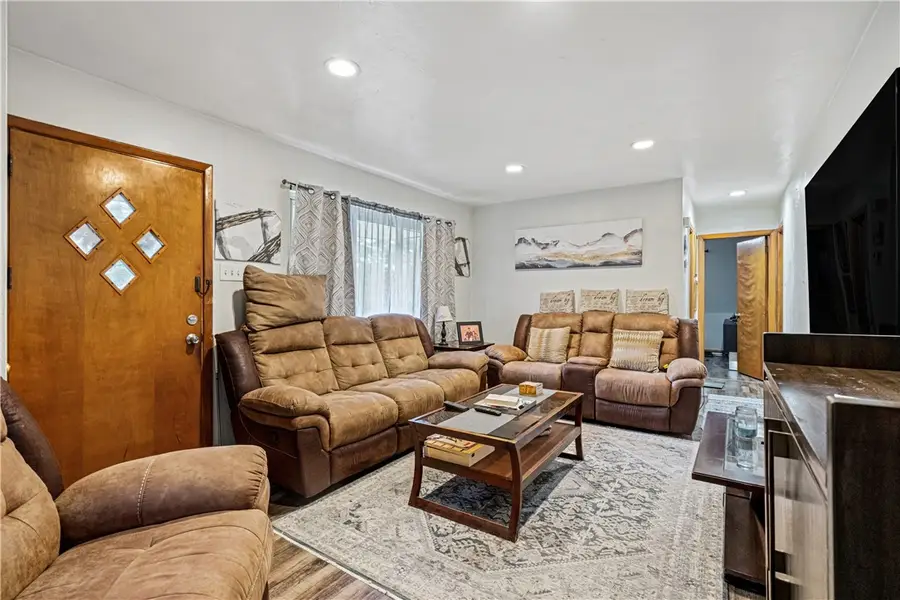 3101 Viola St, Pittsburgh, PA 15214 - #2