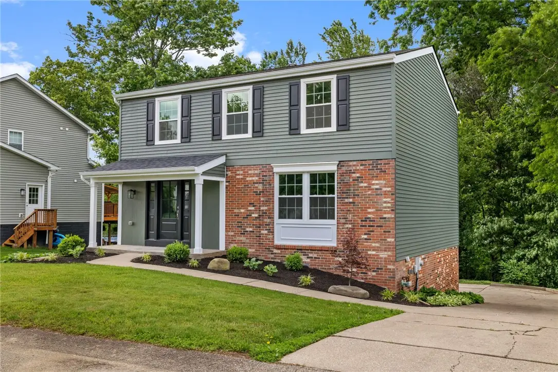208 Lochinver Dr, Coraopolis, PA 15108 - #1