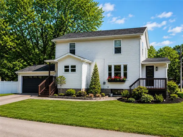 870 N Buhl Farm Dr, Hermitage, PA 16148