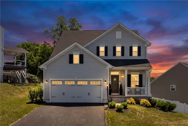 149 Woodsman Ridge Dr, Zelienople, PA 16063