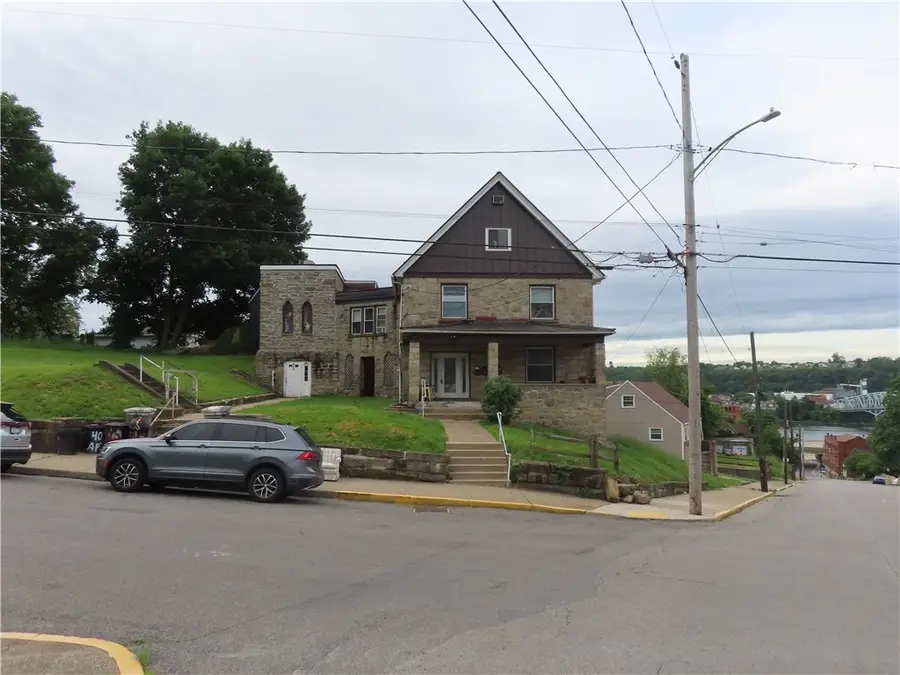 401-403 Jackson St, Rochester, PA 15074 - #2