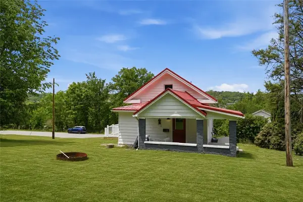 28 Bredin Ave, Lyndora, PA 16045