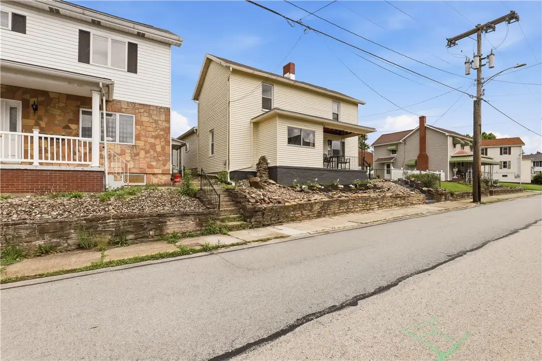 136 Morewood St, Mount Pleasant, PA 15666 - #1
