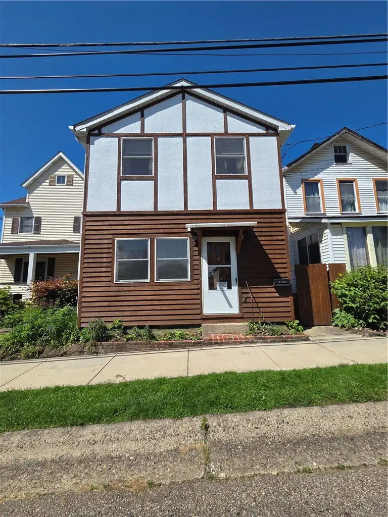 115 Hoeveler St, Springdale, PA 15144 - #1