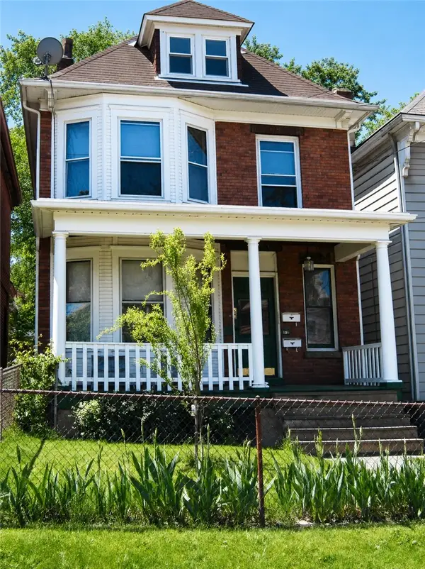 52 Oakwood Road, Pittsburgh, PA 15205