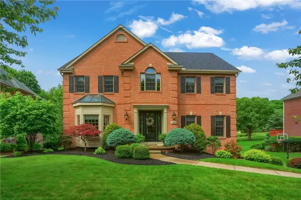 358 Steeplechase Dr, Cranberry Twp, PA 16066