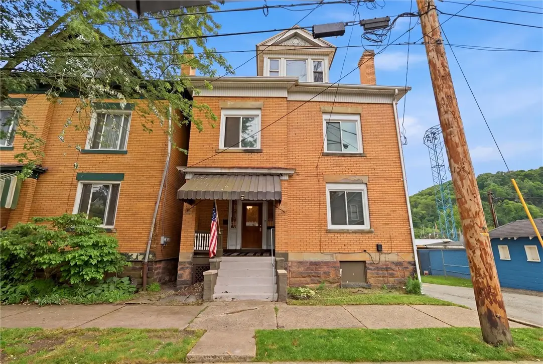 305 3rd St, Freeport, PA 16229 - #1