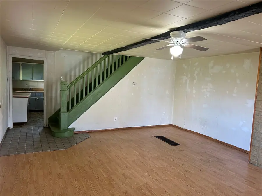304 Trevor St, Connellsville, PA 15425 - #3