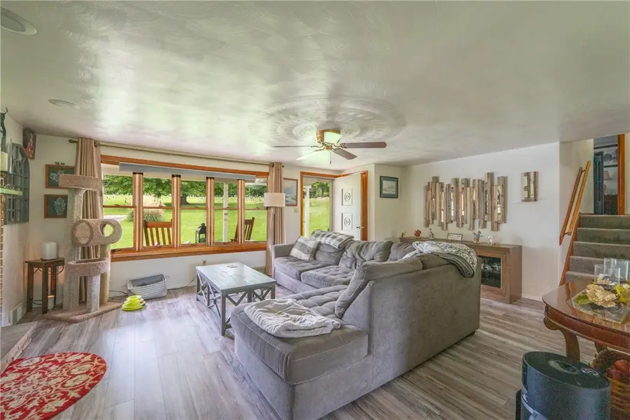 319 White Fence Ln, Latrobe, PA 15650 - #3