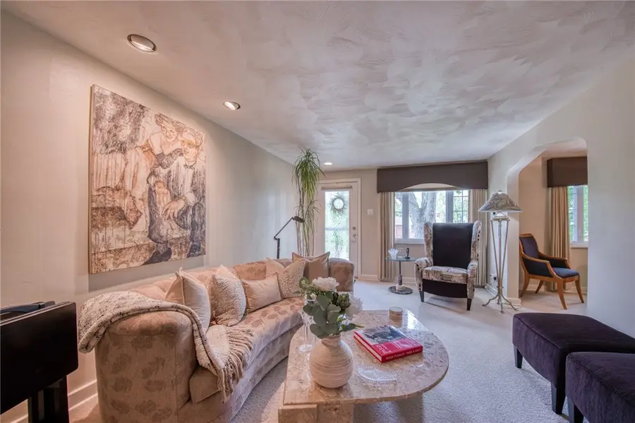 2808 Phillips Ave, Glenshaw, PA 15116 - #2