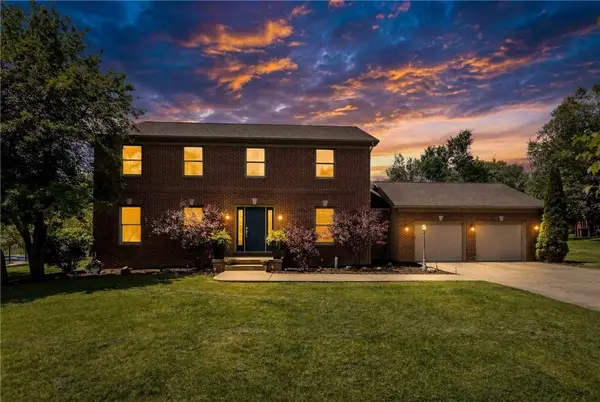 7 Carriage Ln, Grove City, PA 16127